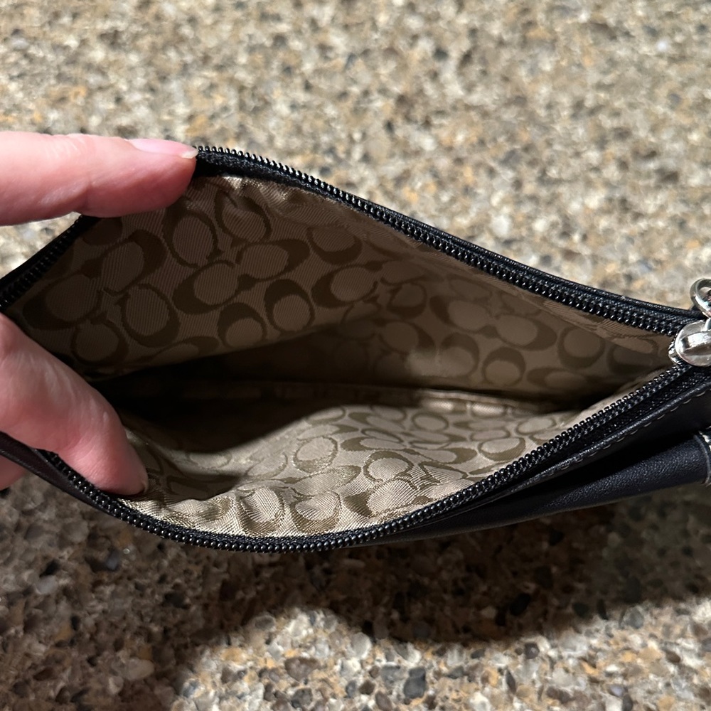 Coach Black Leather Buckle Wristlet - Picture 3 of 4